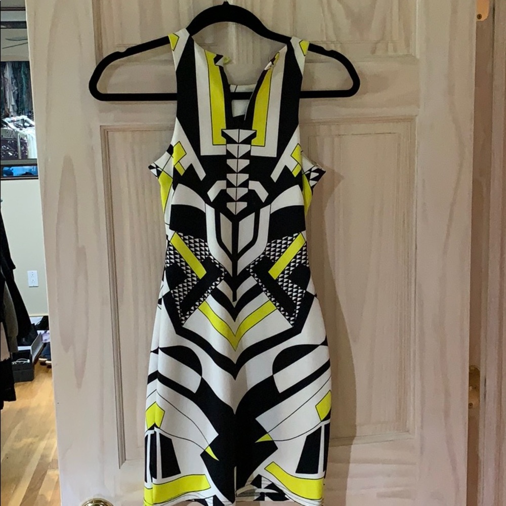 Pattern dress - Picture 2 of 2